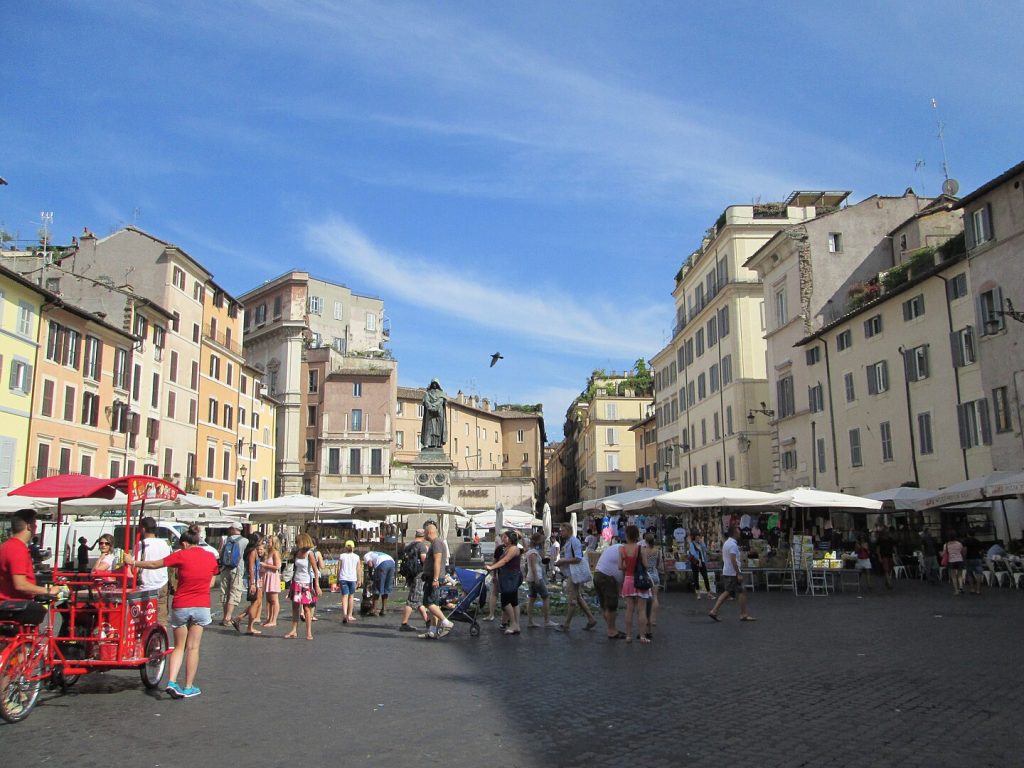 Campo de’ Fiori w Rzymie – plac, który pachnie egzekucją i bazylią