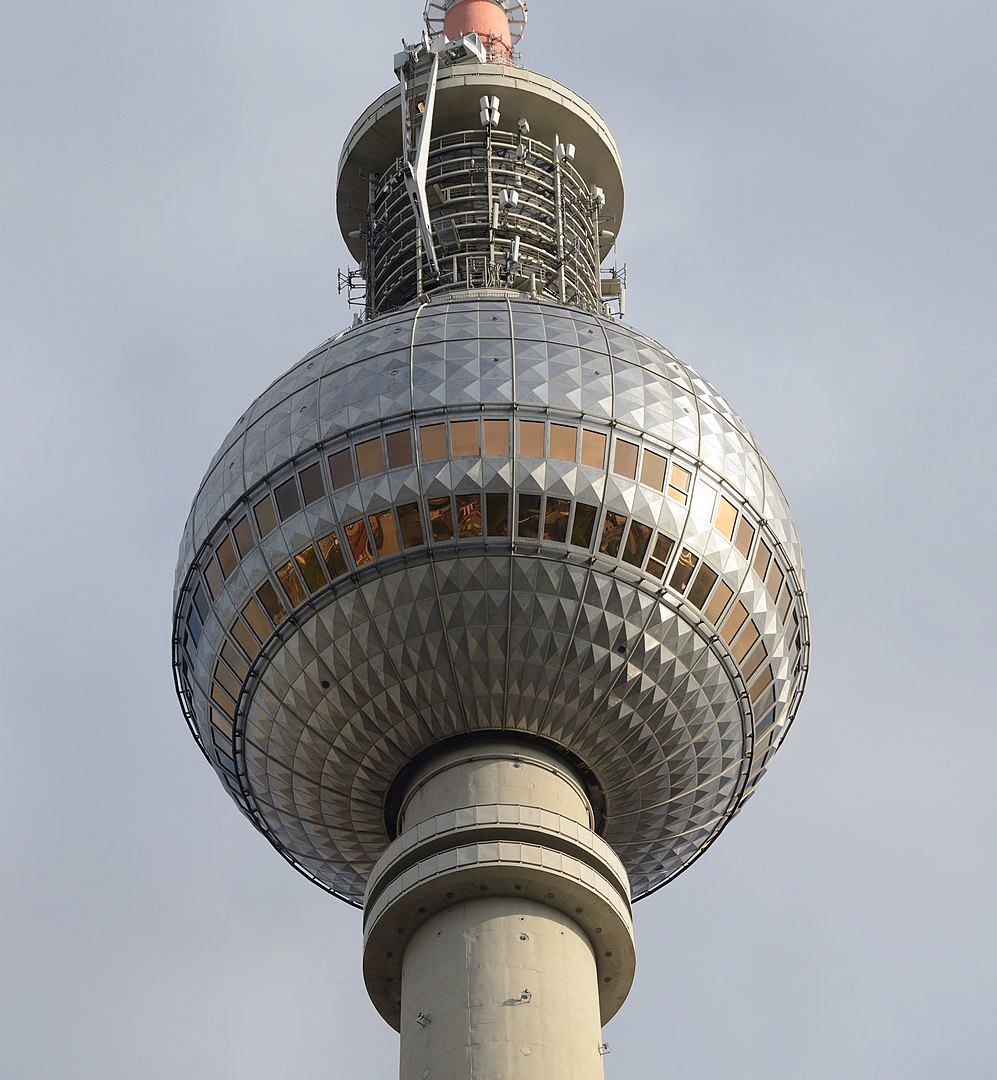Torre Della Televisione Di Berlino 10 Affascinanti Curiosit Sull torre-della-televisione-di-berlino-10-affascinanti-curiosit-sull