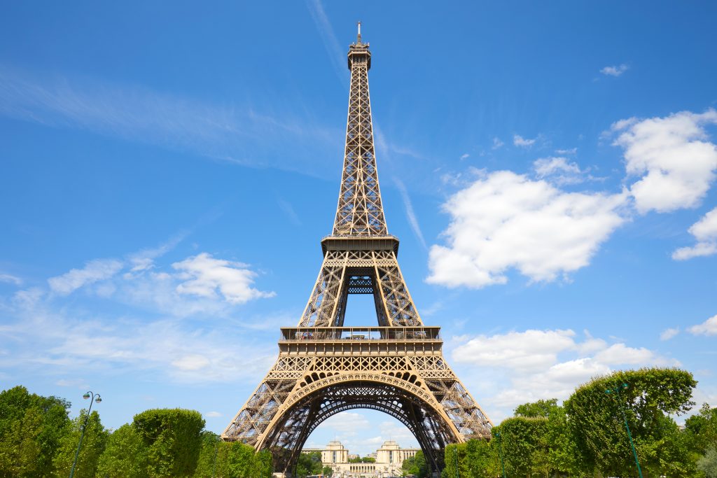 La Torre Eiffel, un símbolo de París conocido en todo el mundo